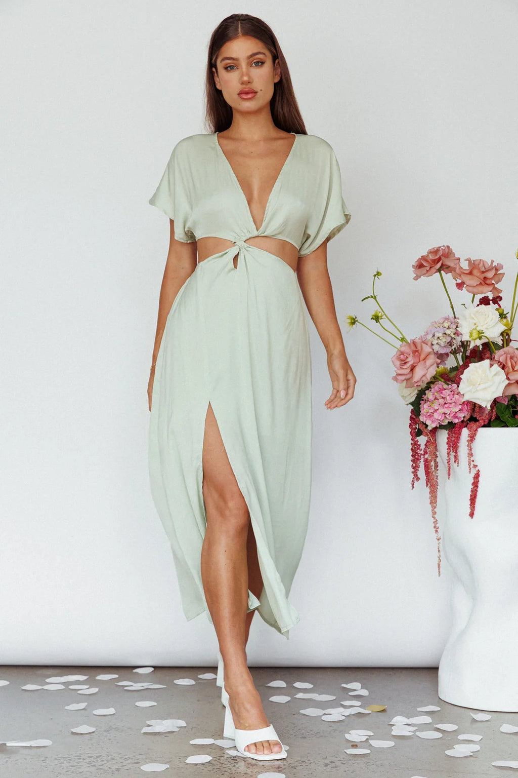 Getaway Cut-Out Waist Midi Dress Pistachio