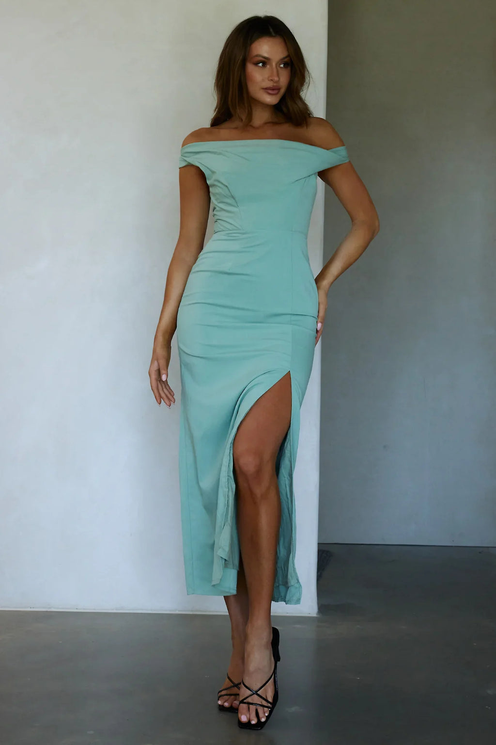 Miriam On-Off Shoulder Midi Dress Pistachio