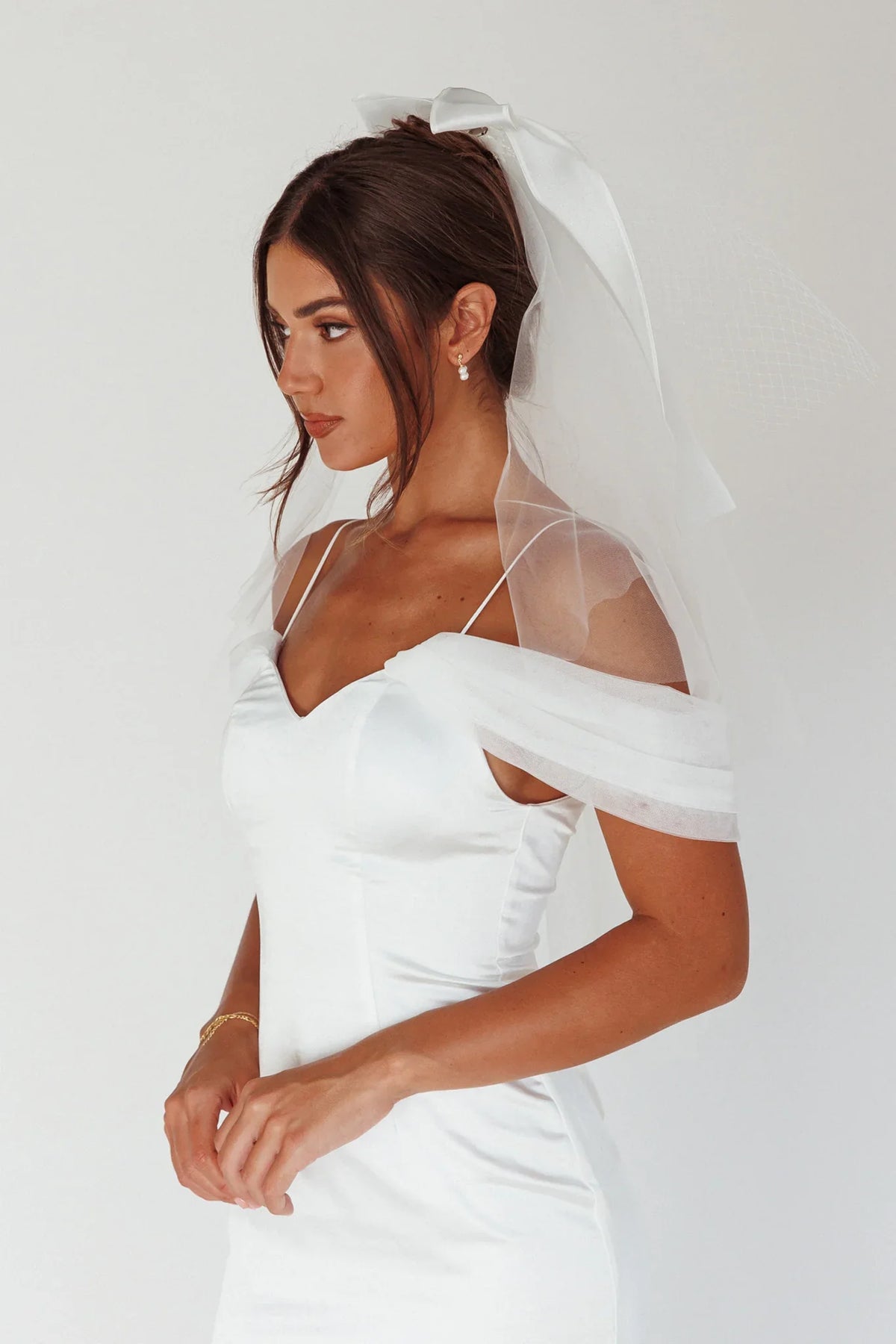 Evelyn Bow & Fishnet Bridal Veil White