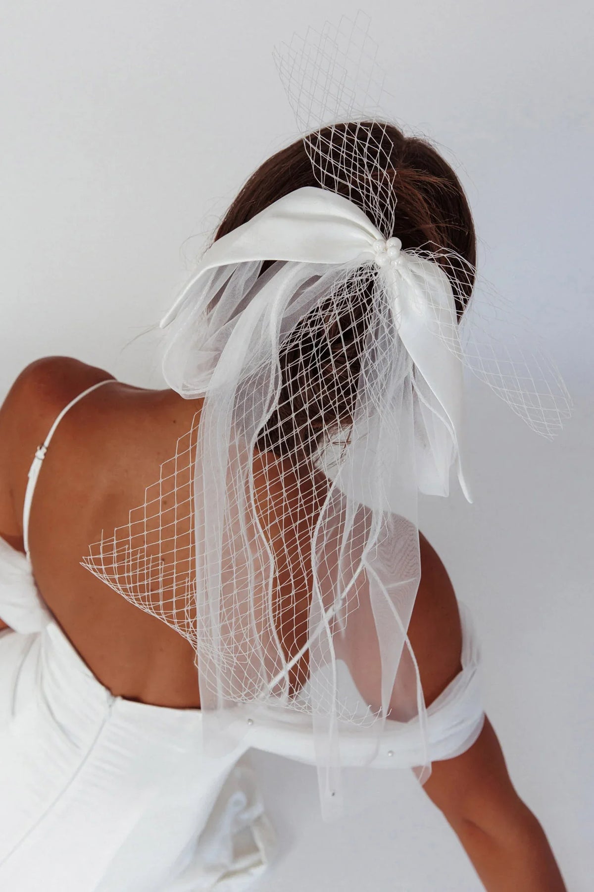 Esther Pearl & Bow Bridal Veil White