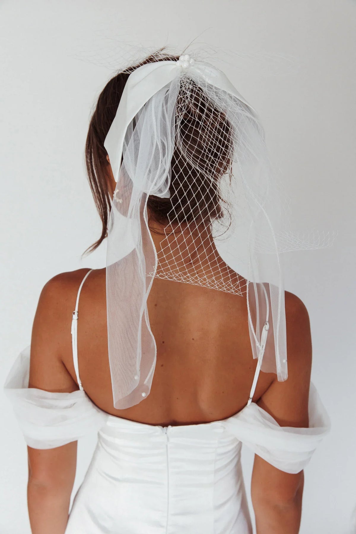 Esther Pearl & Bow Bridal Veil White