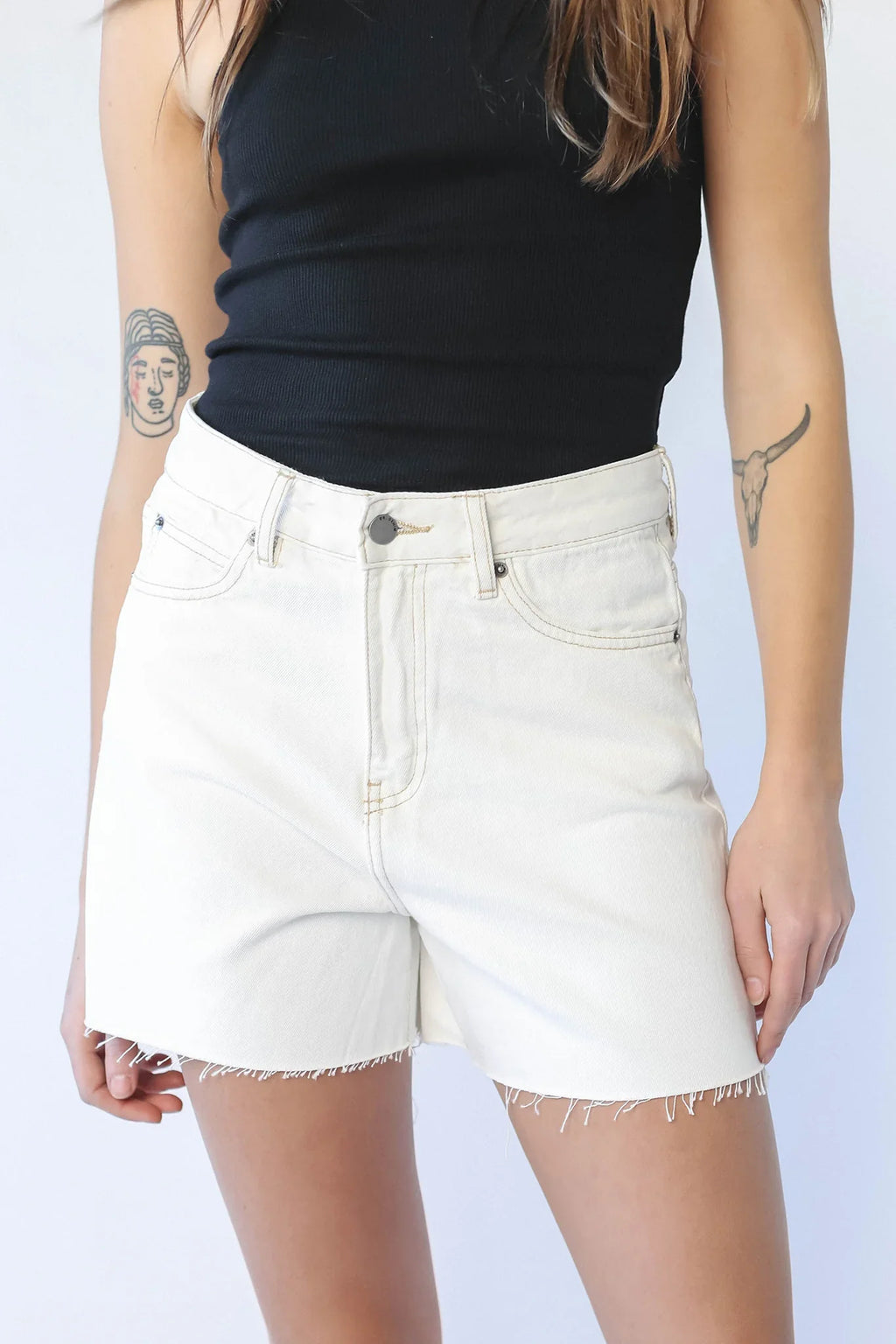 DR DENIM Nora Shorts Light Ecru