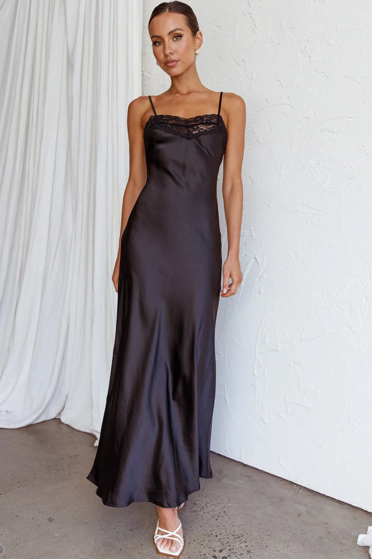 East Coast Lace Bust Midi Dress Black