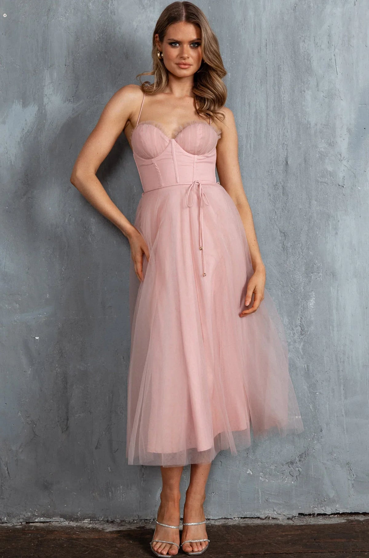Smitten Sweetheart Neckline Chiffon Midi Dress Blush