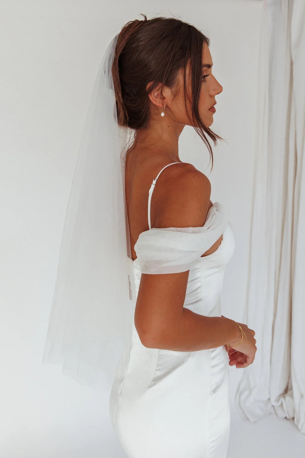 Marina Pearl Accent Veil White
