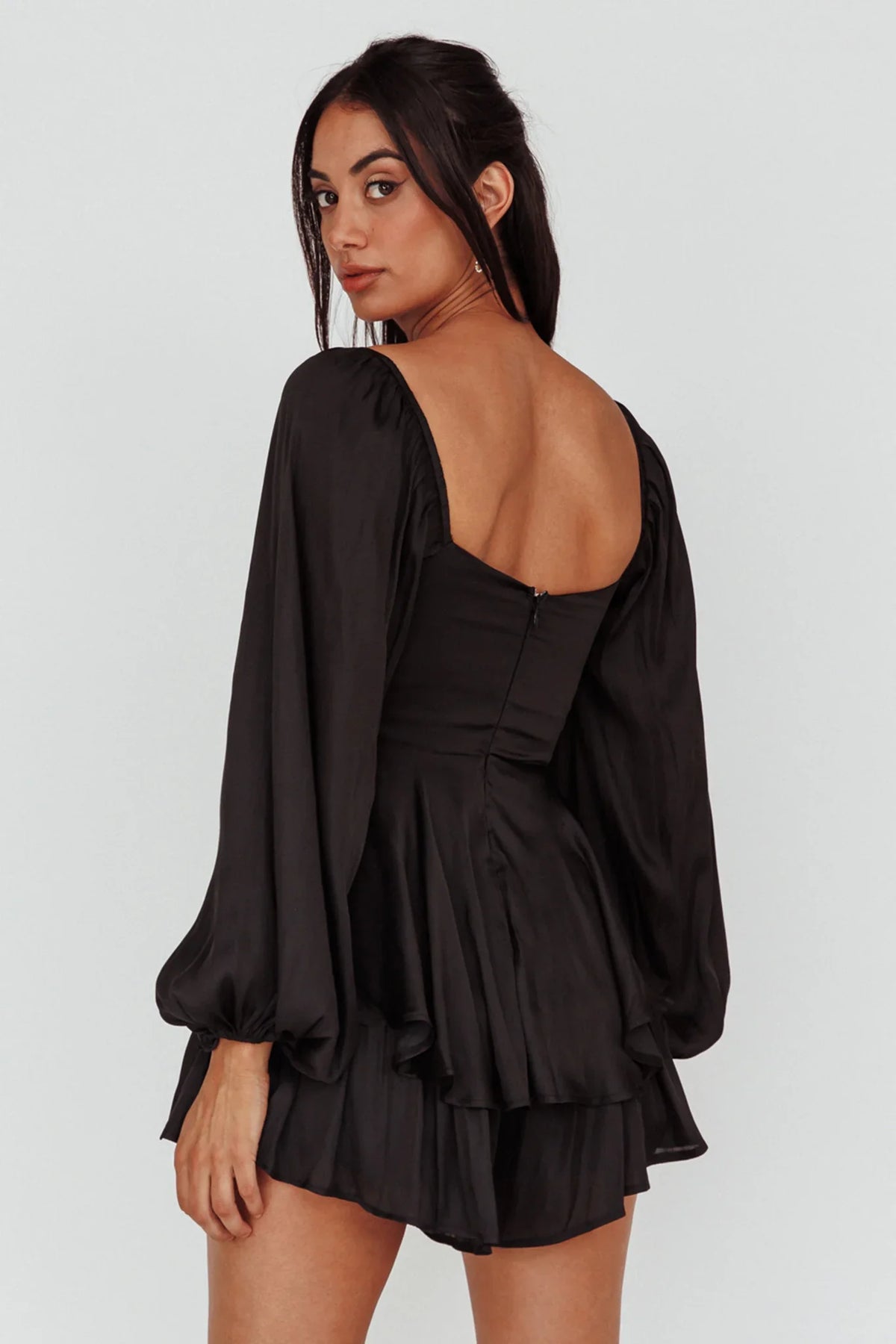 New Light Balloon Sleeve Romper Black