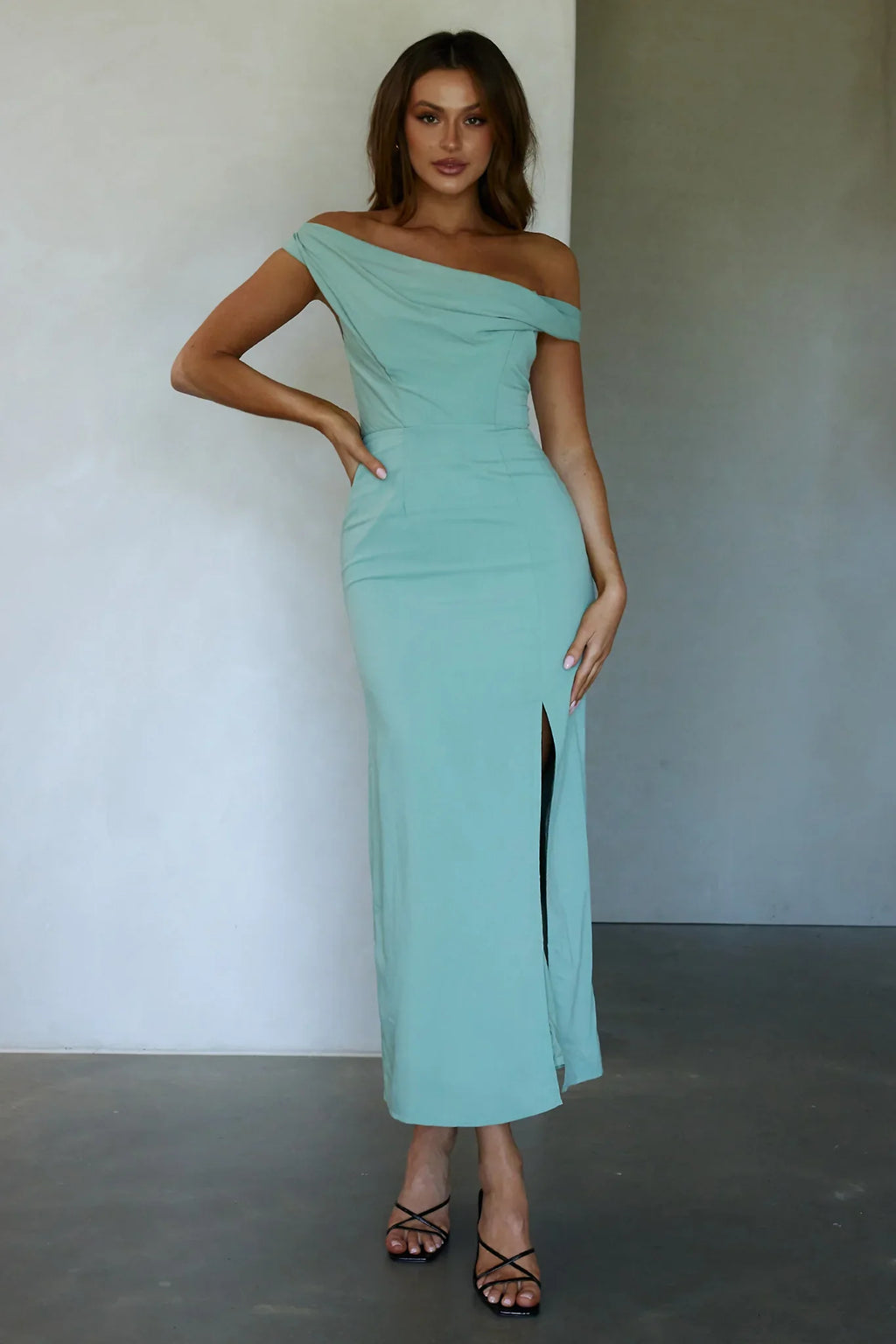 Miriam On-Off Shoulder Midi Dress Pistachio