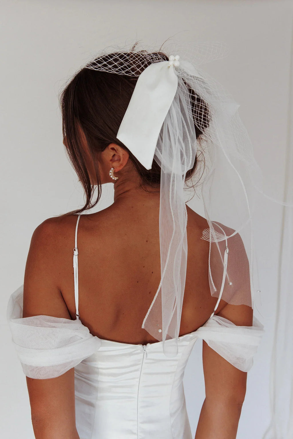 Esther Pearl & Bow Bridal Veil White