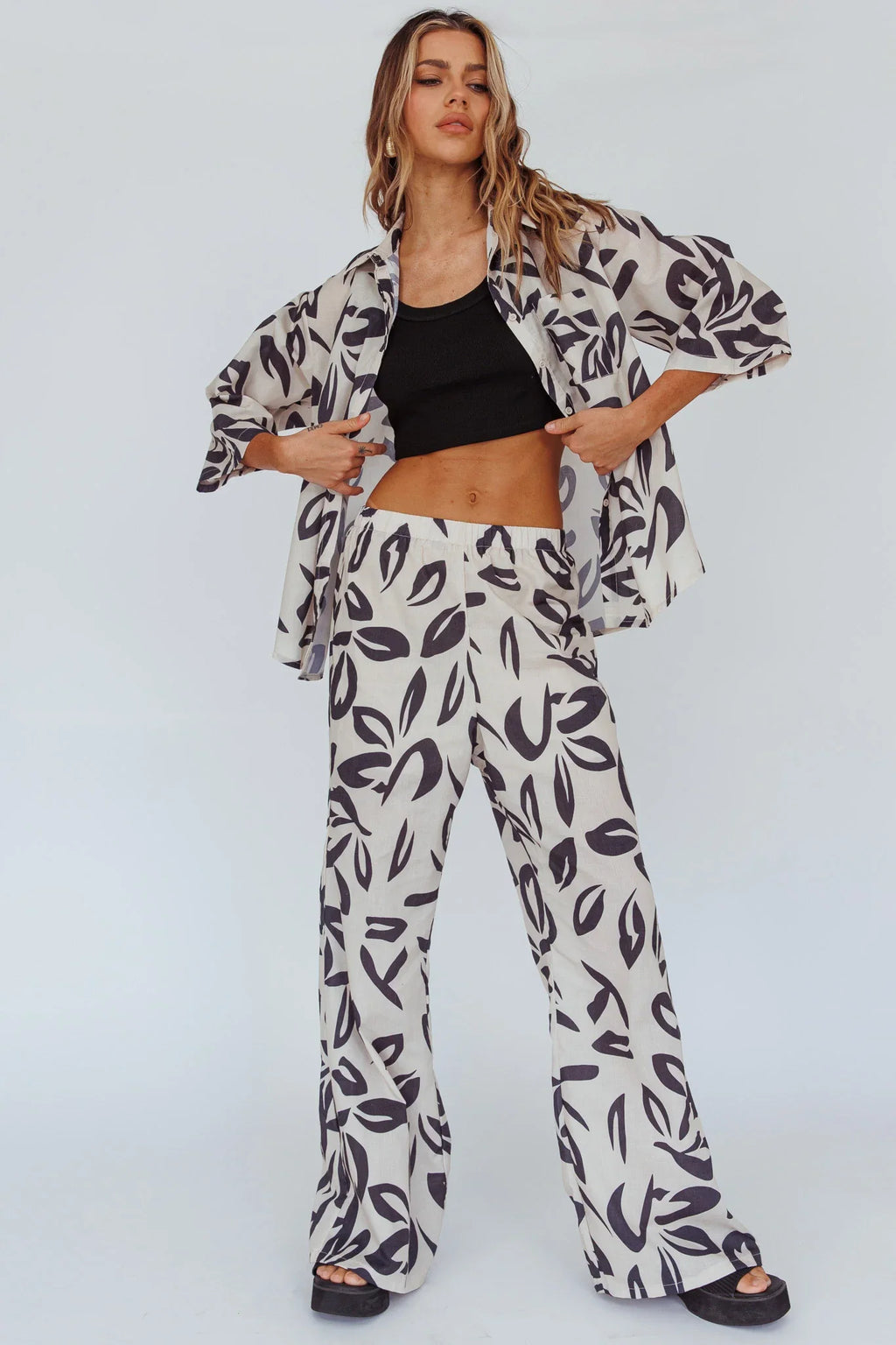 Just A Hunch Pants Leaf Print Beige