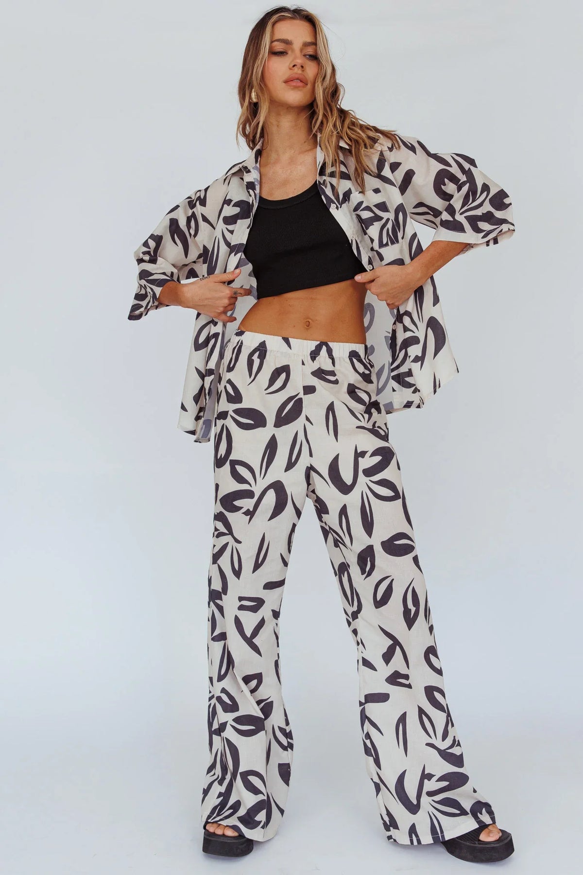 Just A Hunch Pants Leaf Print Beige