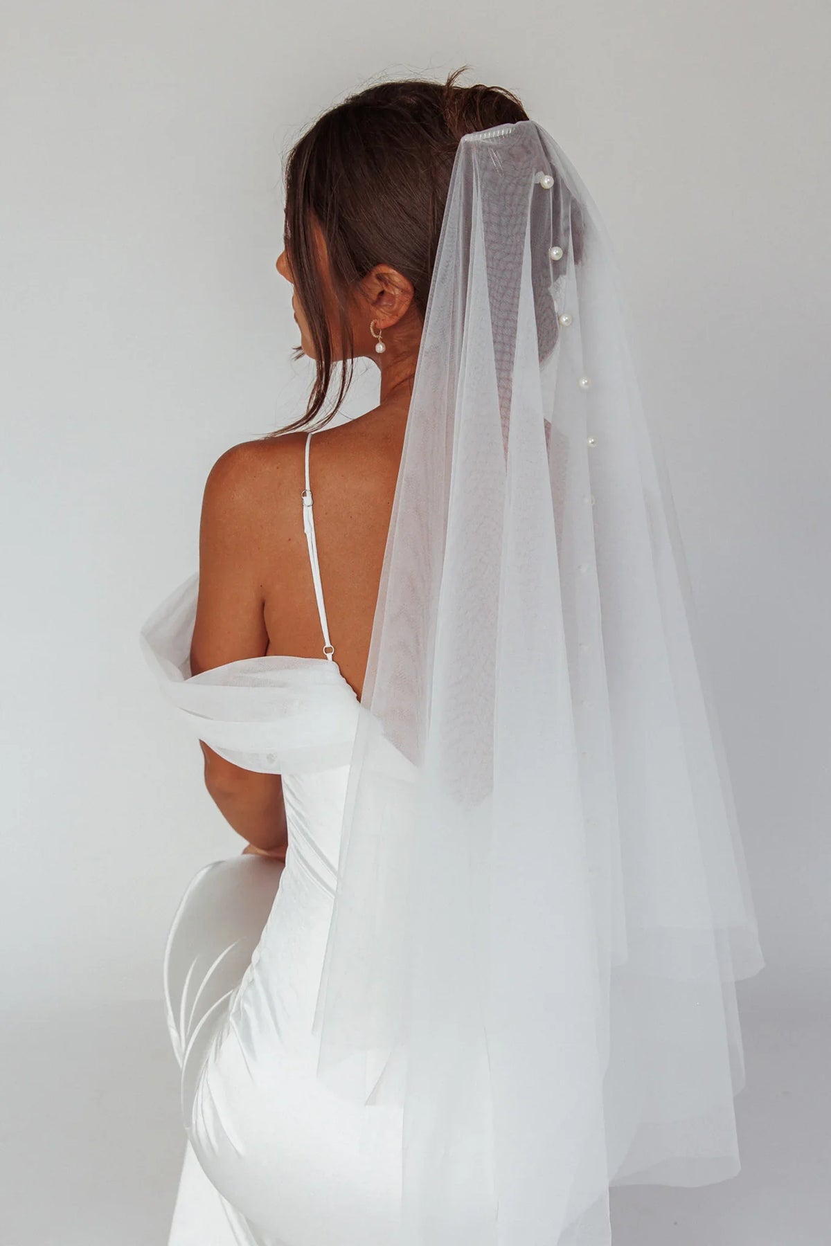 Marina Pearl Accent Veil White