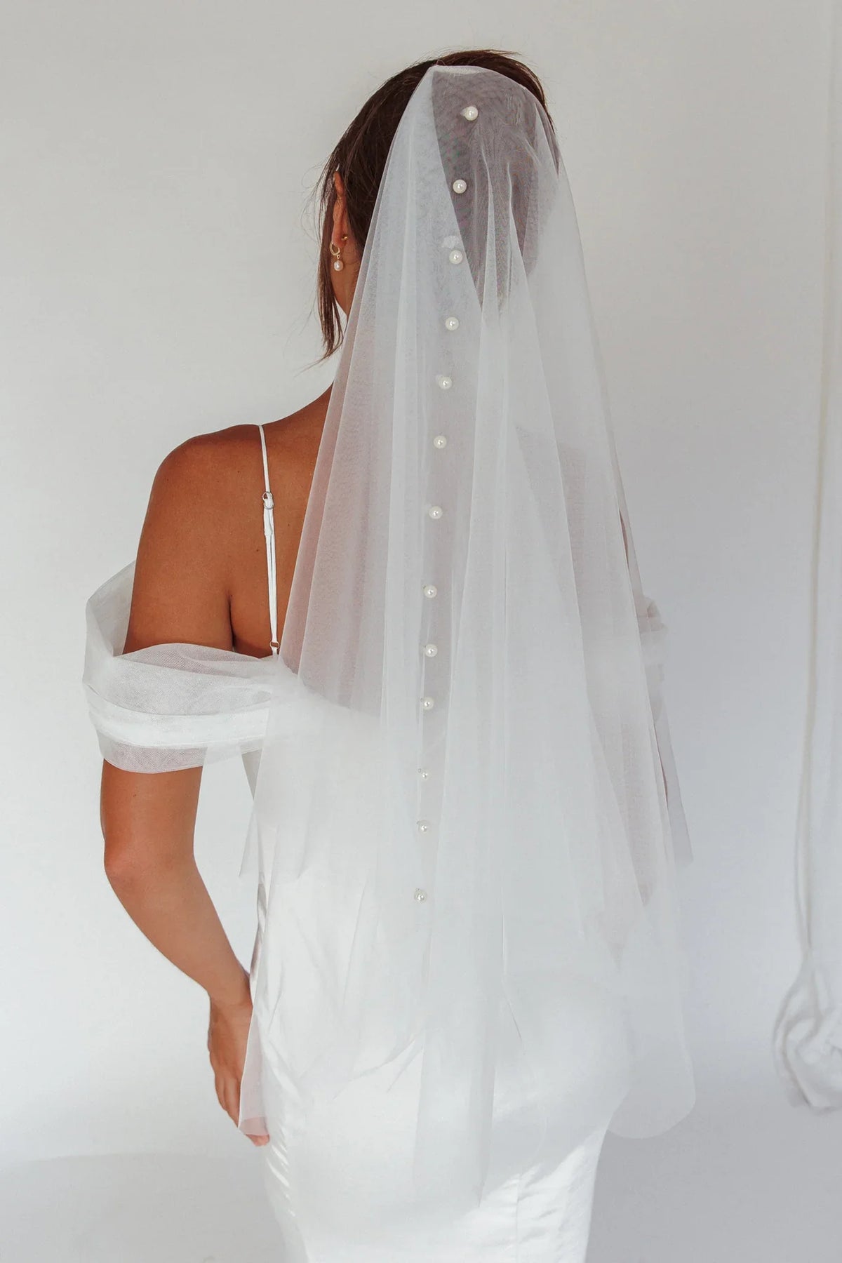Marina Pearl Accent Veil White