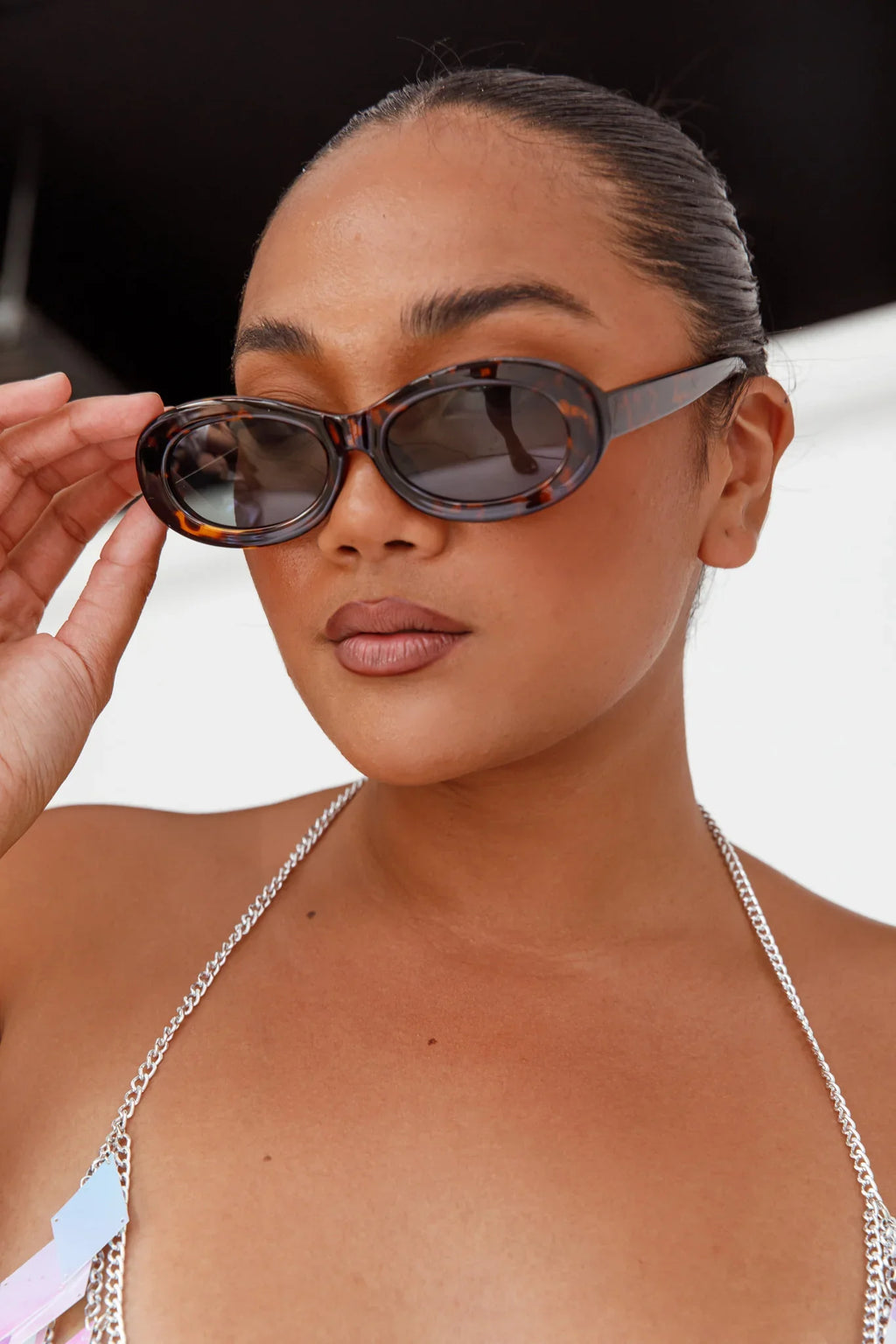 Riptide Oval Sunglasses Tort