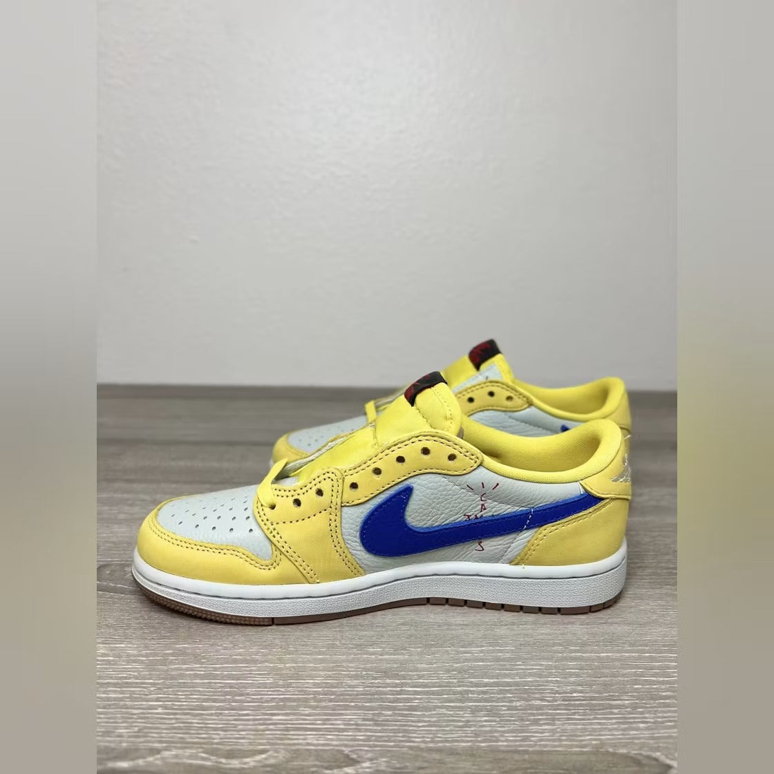 Air Jordan 1 Retro Low OG SP Travis Scott Canary (Women's)