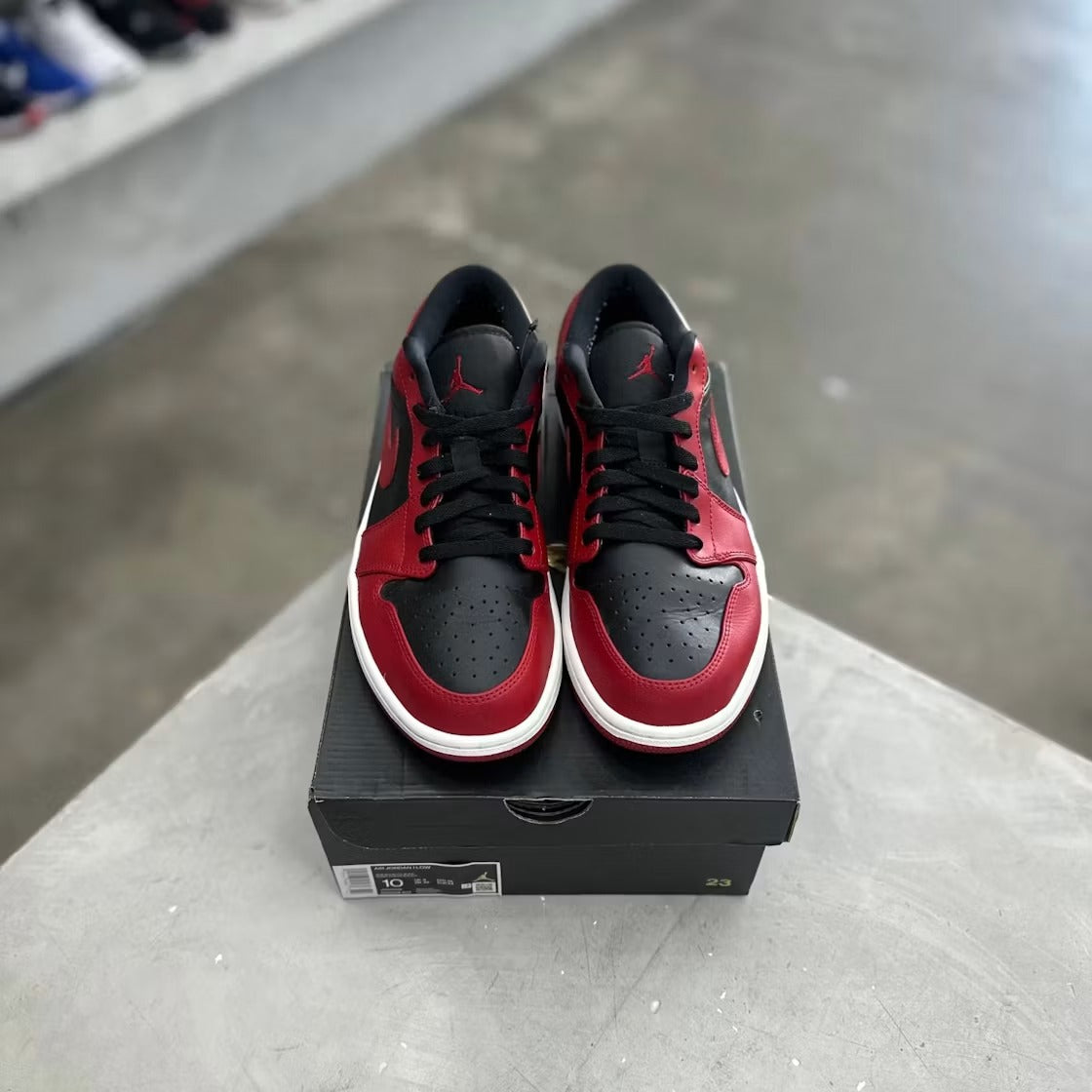Air Jordan 1 Low Reverse Bred