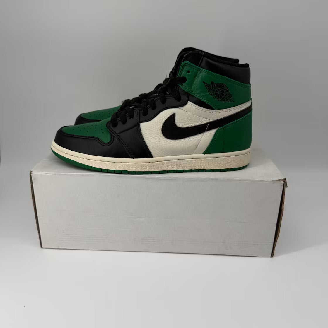 Air Jordan 1 Retro High Pine Green