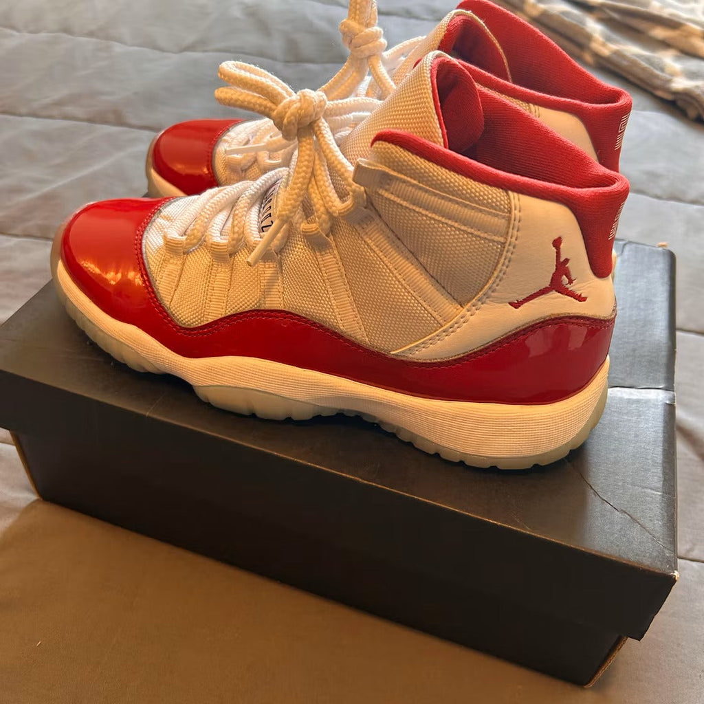 Air Jordan 11 Retro Cherry (2022) (GS)