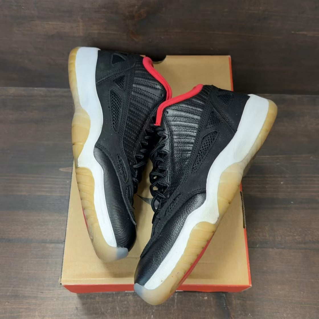 Air Jordan 11 Retro Low IE Bred (2021)