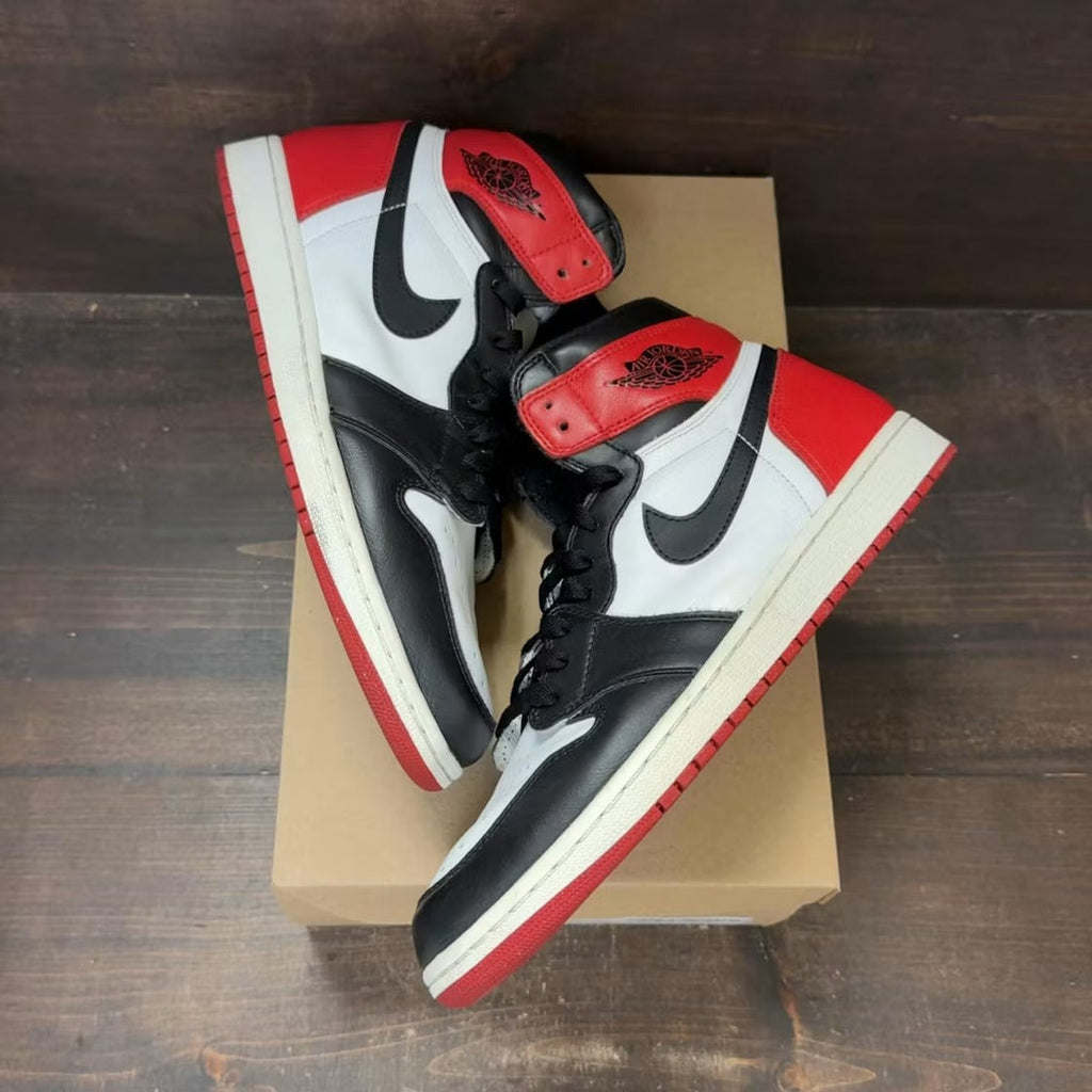 Air Jordan 1 Retro Black Toe (2016)