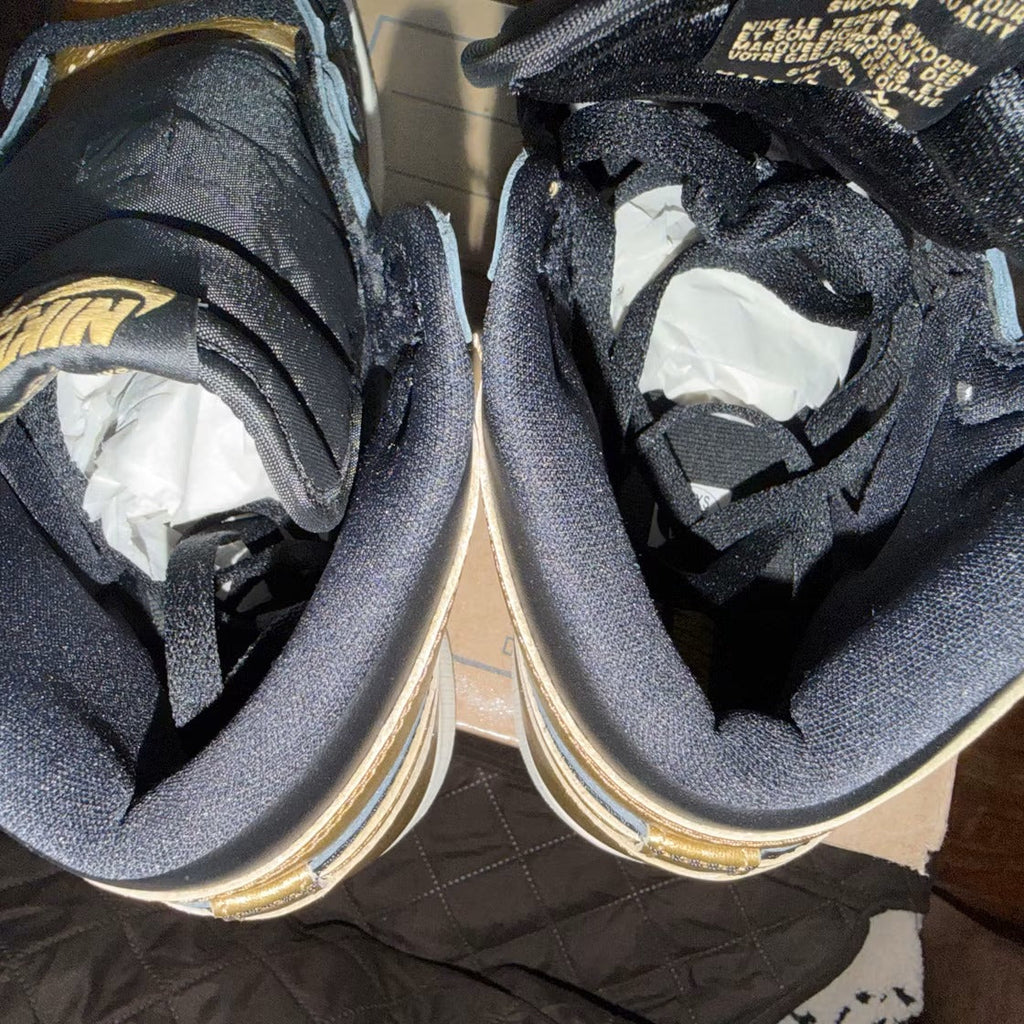 Air Jordan 1 Retro High OG Black Metallic Gold (GS)