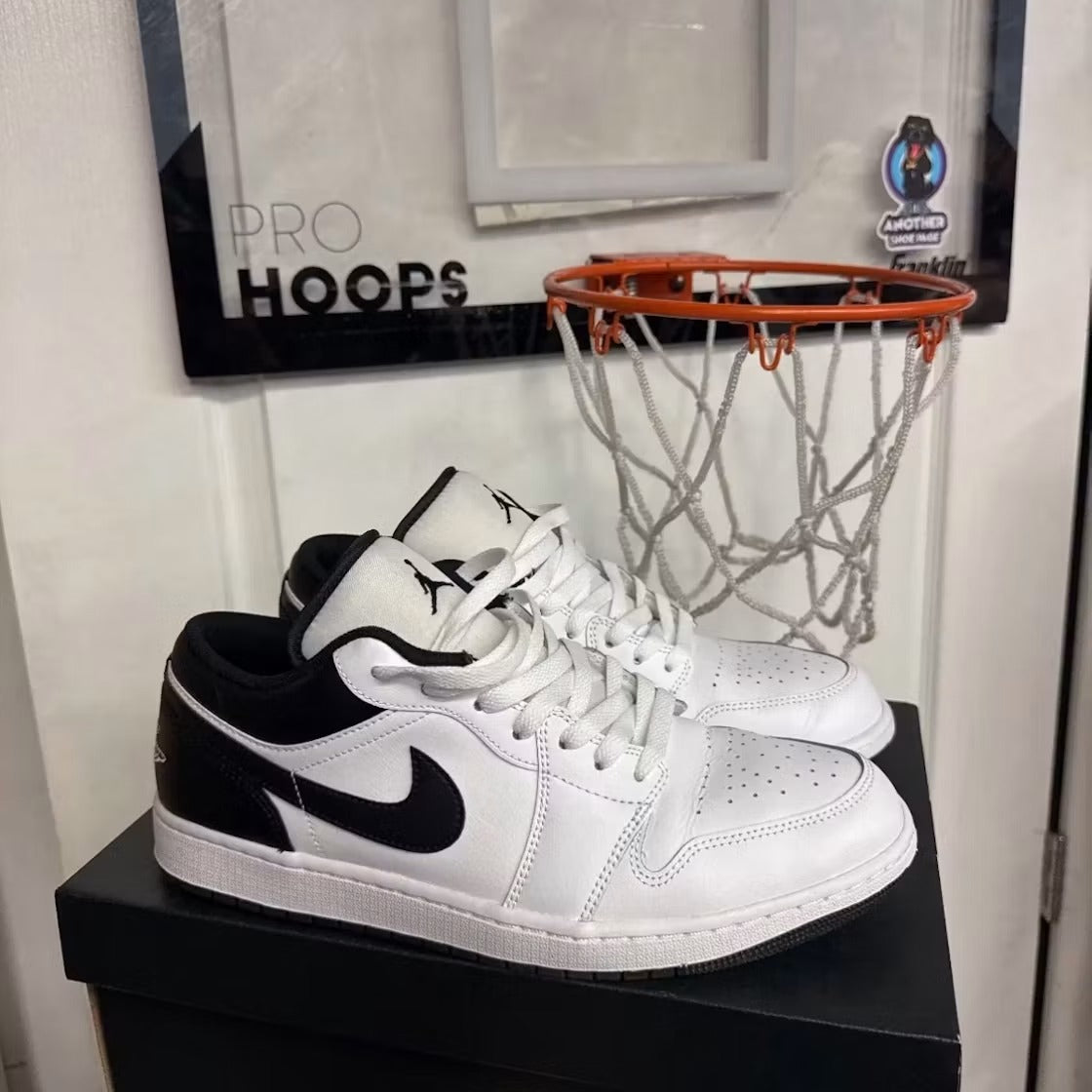 Air Jordan 1 Low White Black