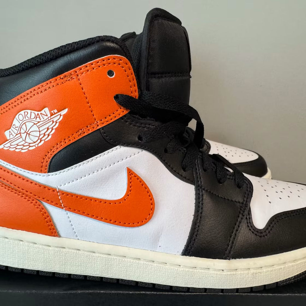Air Jordan 1 Mid Black Toe Starfish