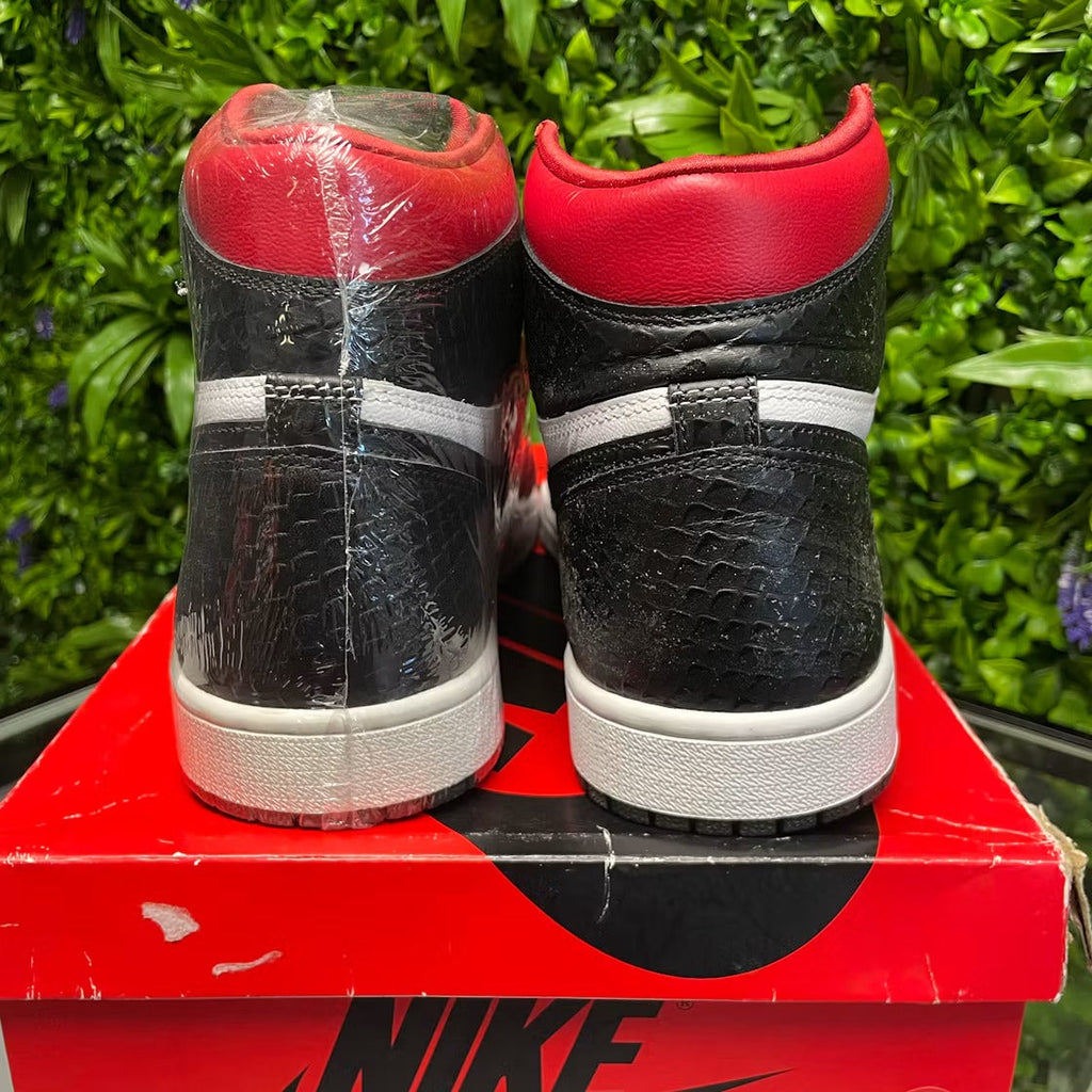 Air Jordan 1 Retro High Satin Snake Chicago (Women's)