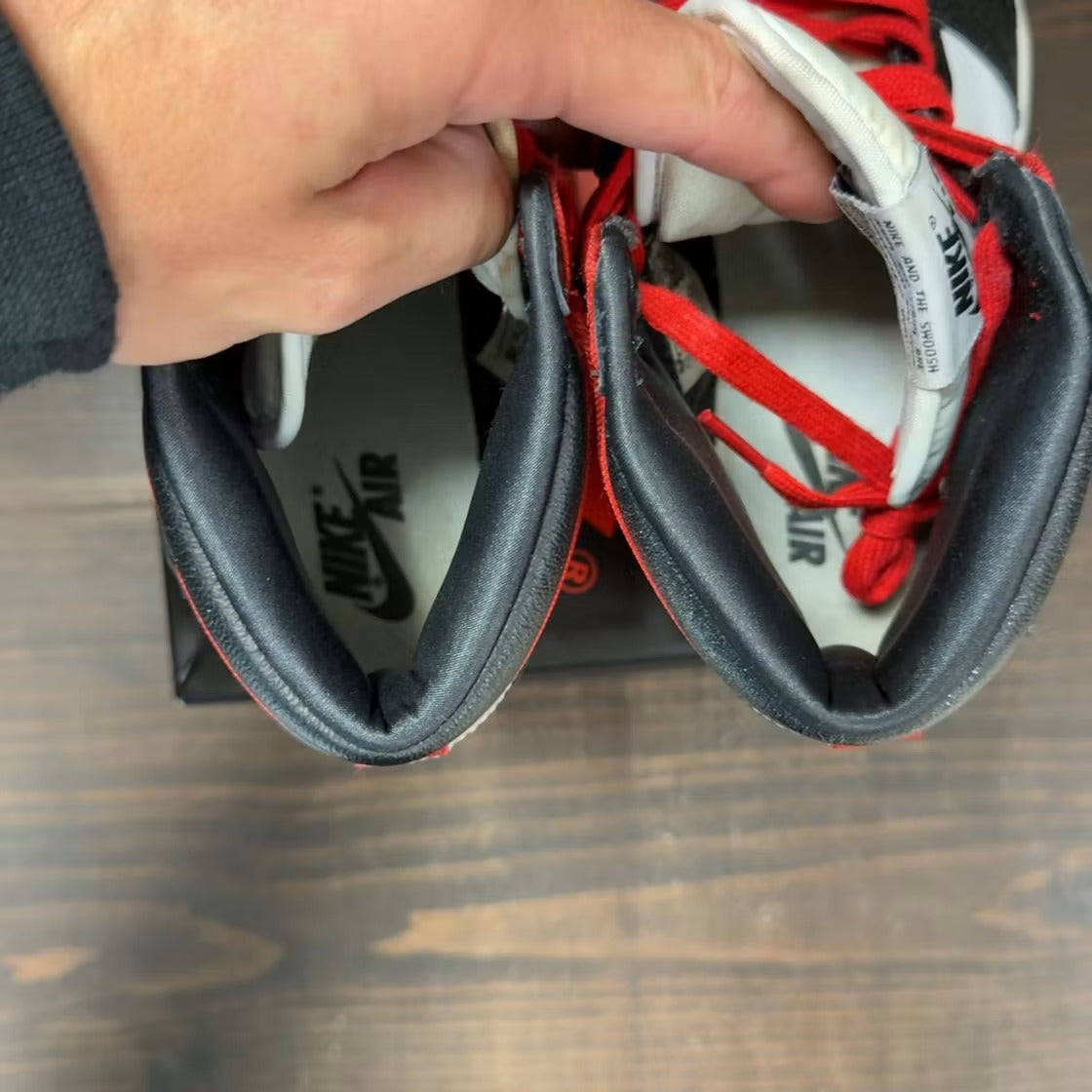 Air Jordan 1 Retro High Satin Black Toe (Women's)