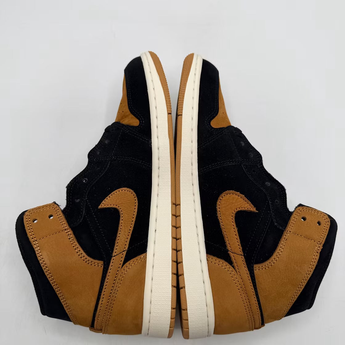 Air Jordan 1 Mid SE Black Flax
