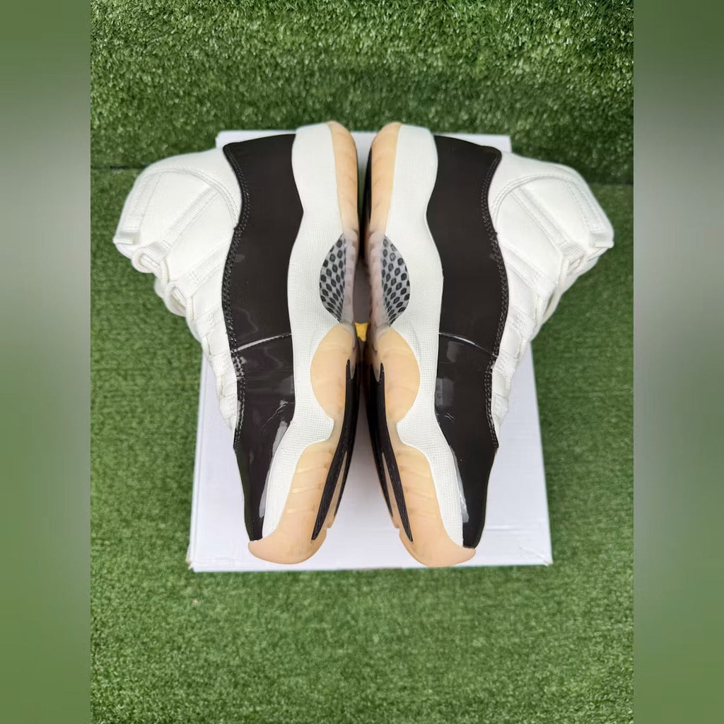 Air Jordan 11 Retro Neapolitan (Women's)