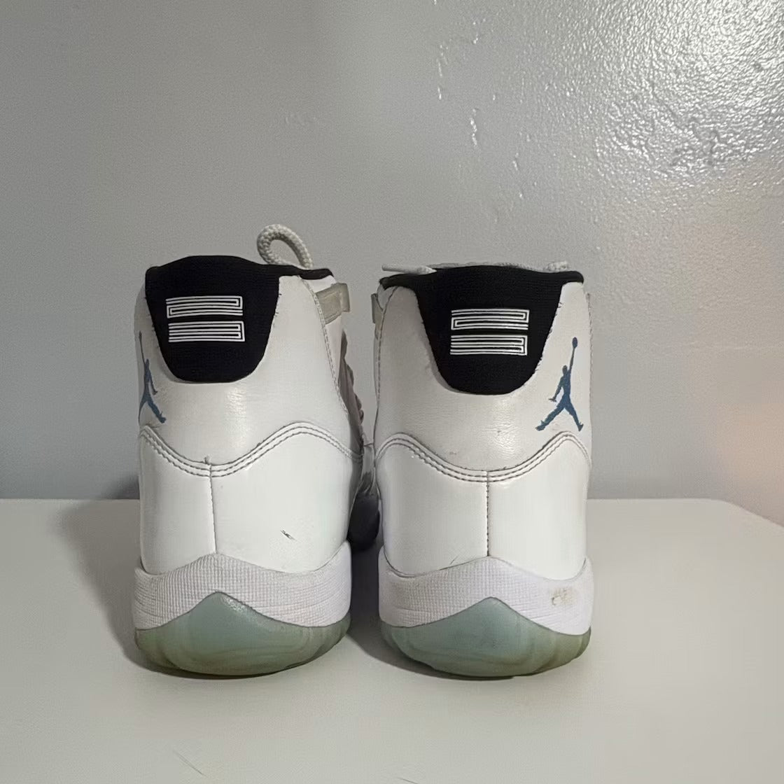 Air Jordan 11 Retro Legend Blue (2024)