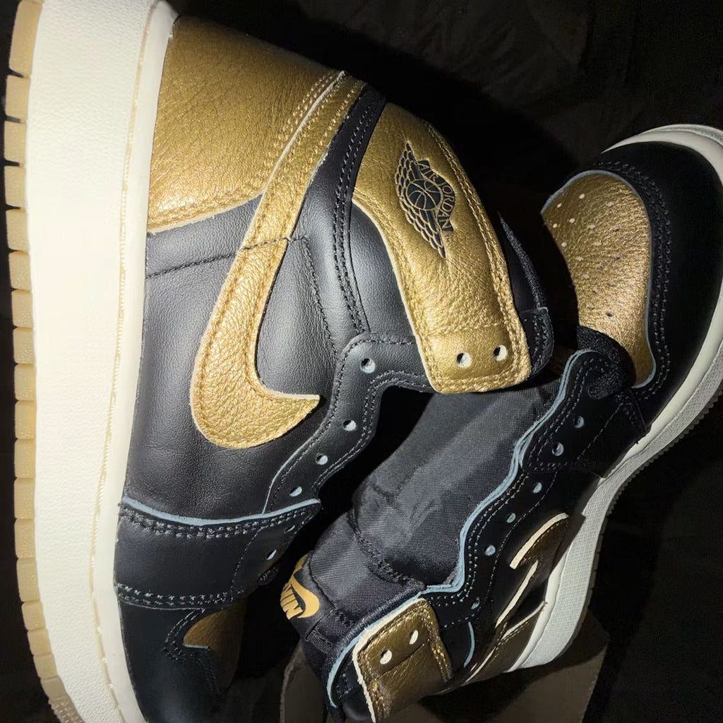 Air Jordan 1 Retro High OG Black Metallic Gold (GS)