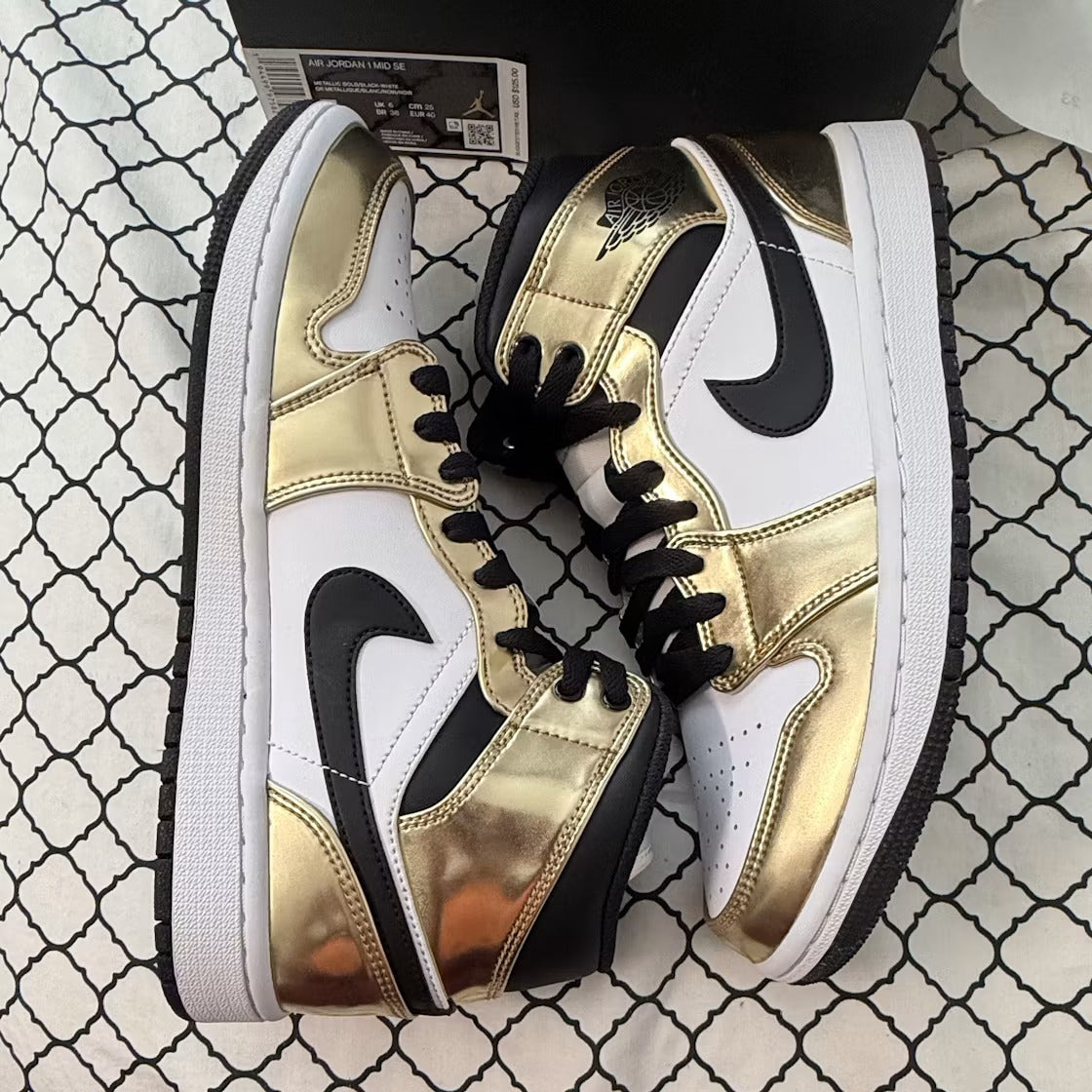 Air Jordan 1 Mid Metallic Gold Black White