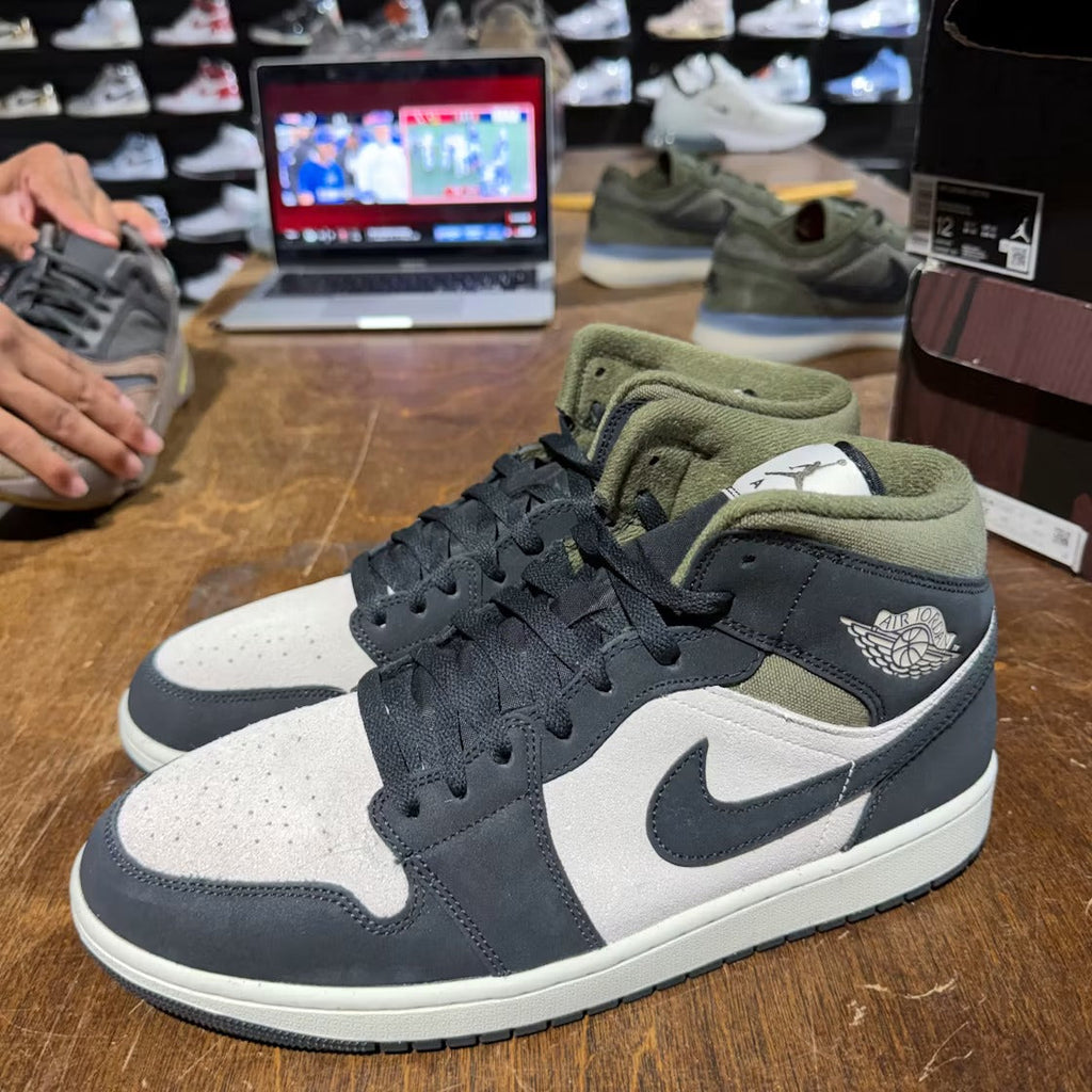 Air Jordan 1 Mid SE Off Noir Medium Olive