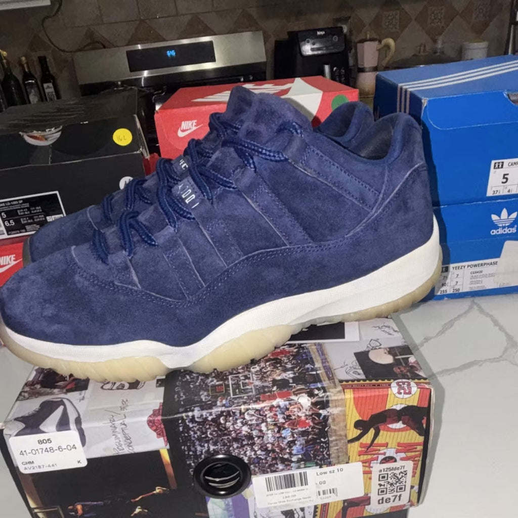 Air Jordan 11 Retro Low Derek Jeter RE2PECT