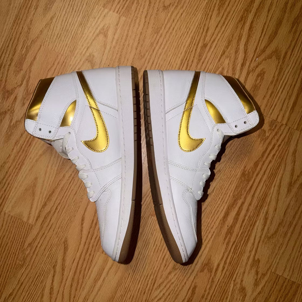 Air Jordan 1 Retro High OG Metallic Gold (Women's)