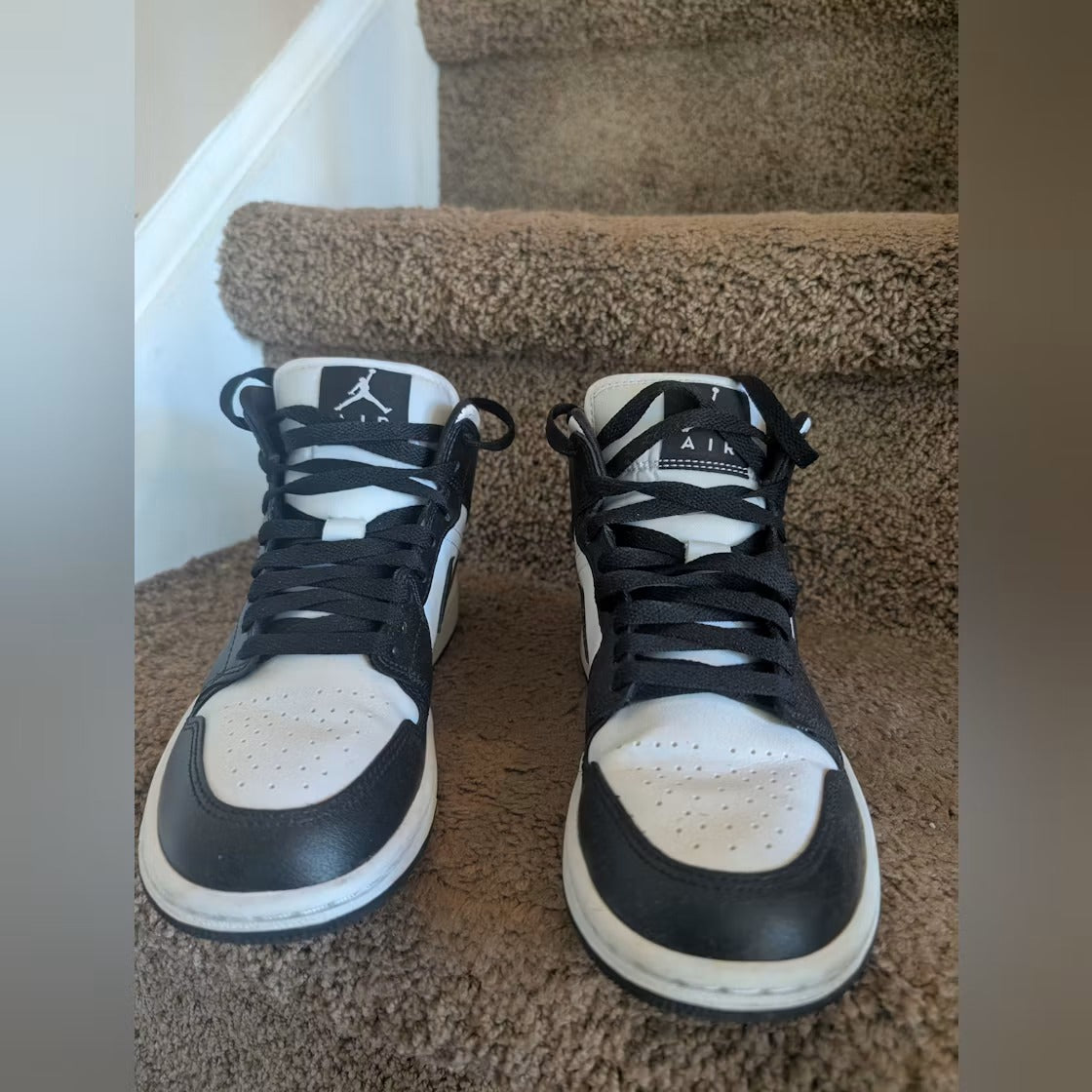 Air Jordan 1 Mid Panda (Women's)