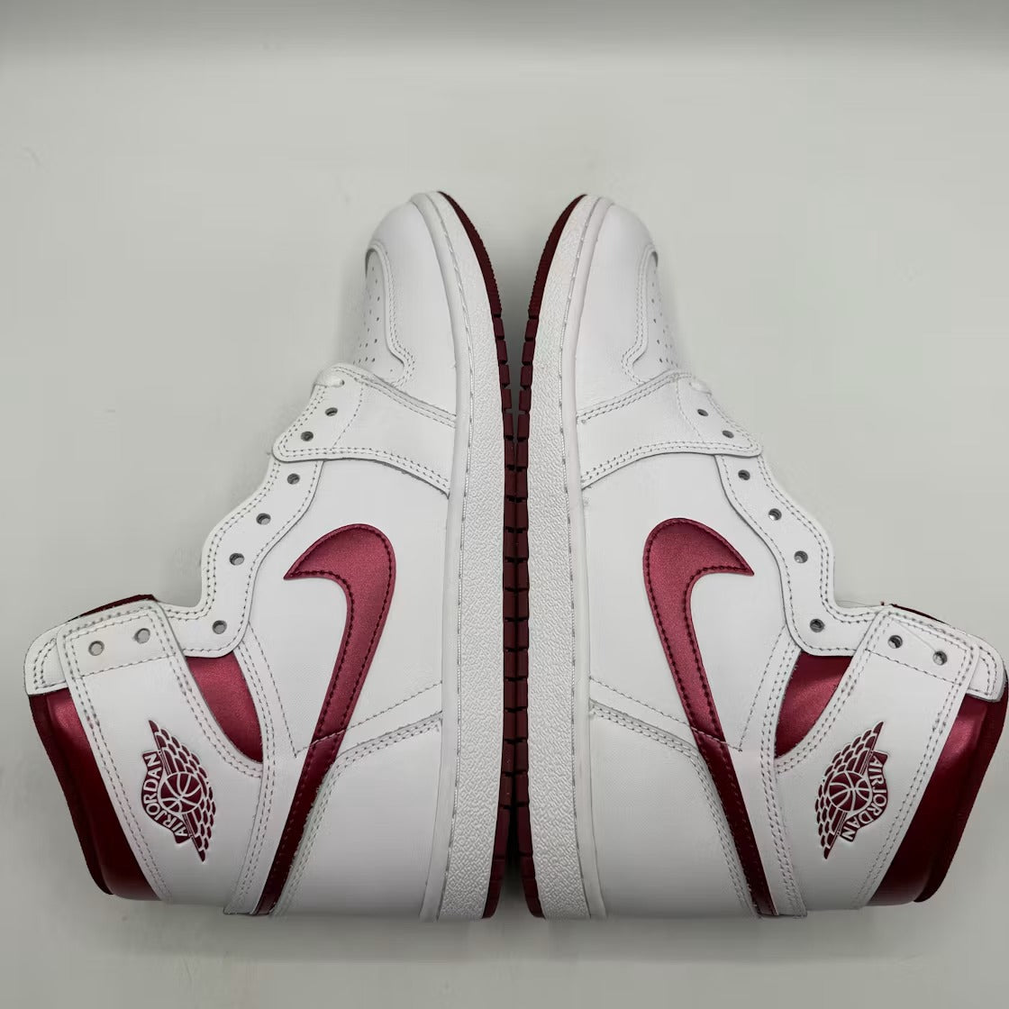 Air Jordan 1 Retro High '85 OG Metallic Burgundy