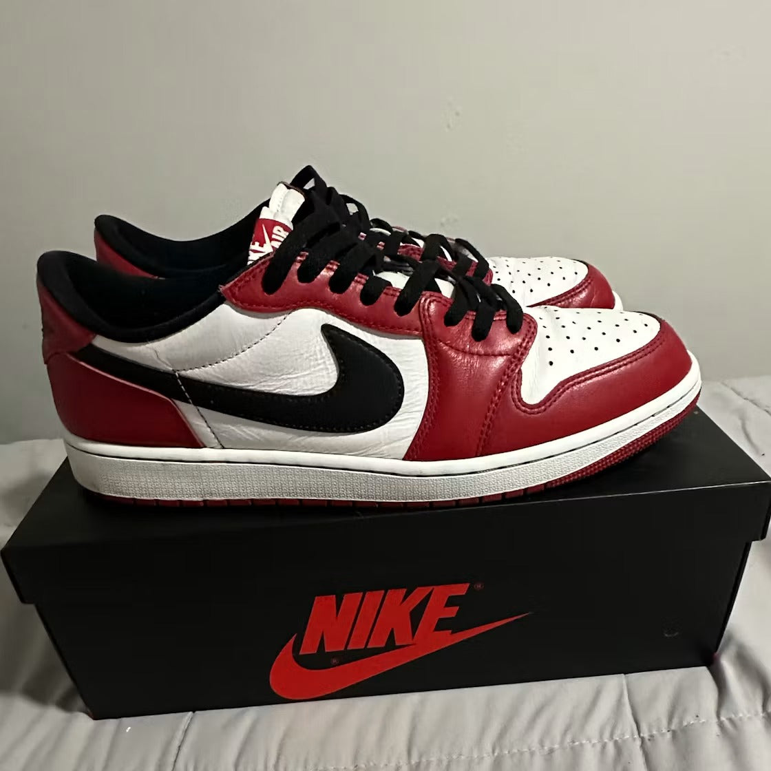 Air Jordan 1 Retro Low OG Chicago (2025)