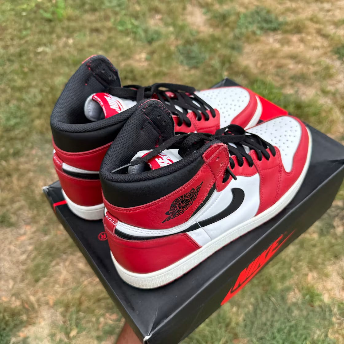 Air Jordan 1 Retro Chicago (2015)