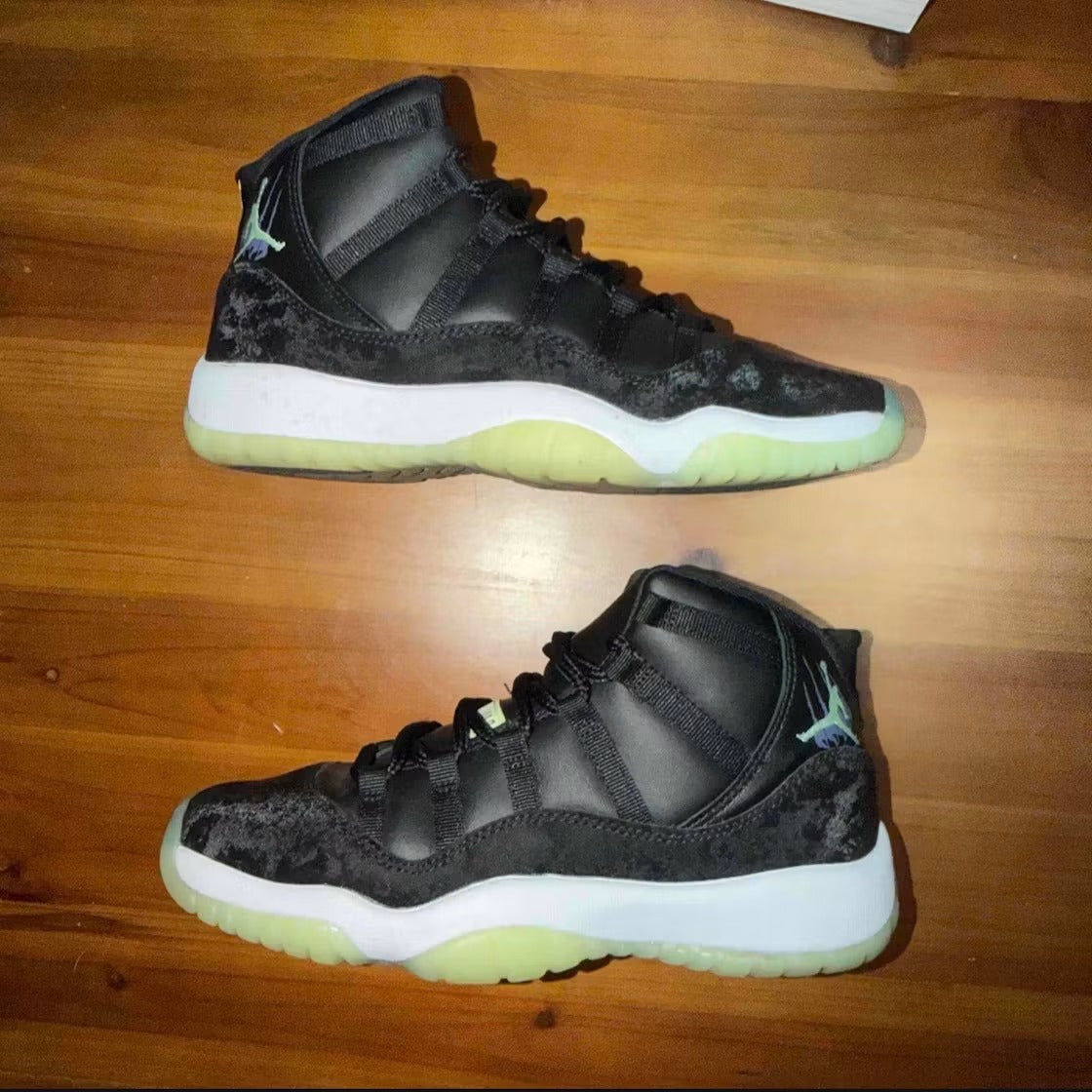 Air Jordan 11 Retro Black Barely Volt (GS)