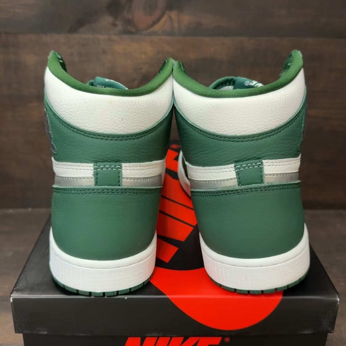 Air Jordan 1 Retro High OG Gorge Green