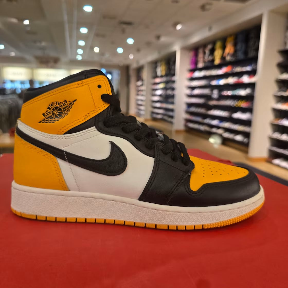 Air Jordan 1 Retro High OG Taxi (GS)