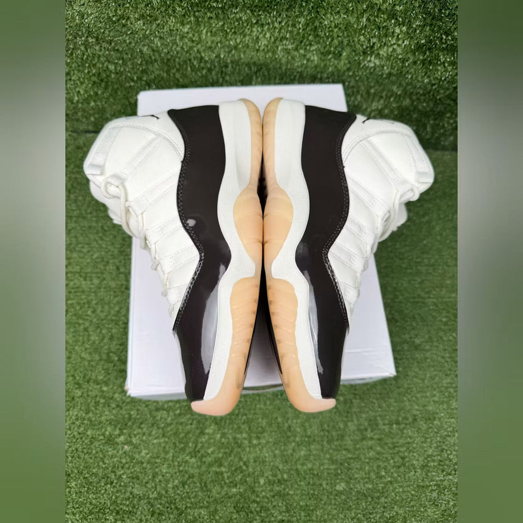 Air Jordan 11 Retro Neapolitan (Women's)