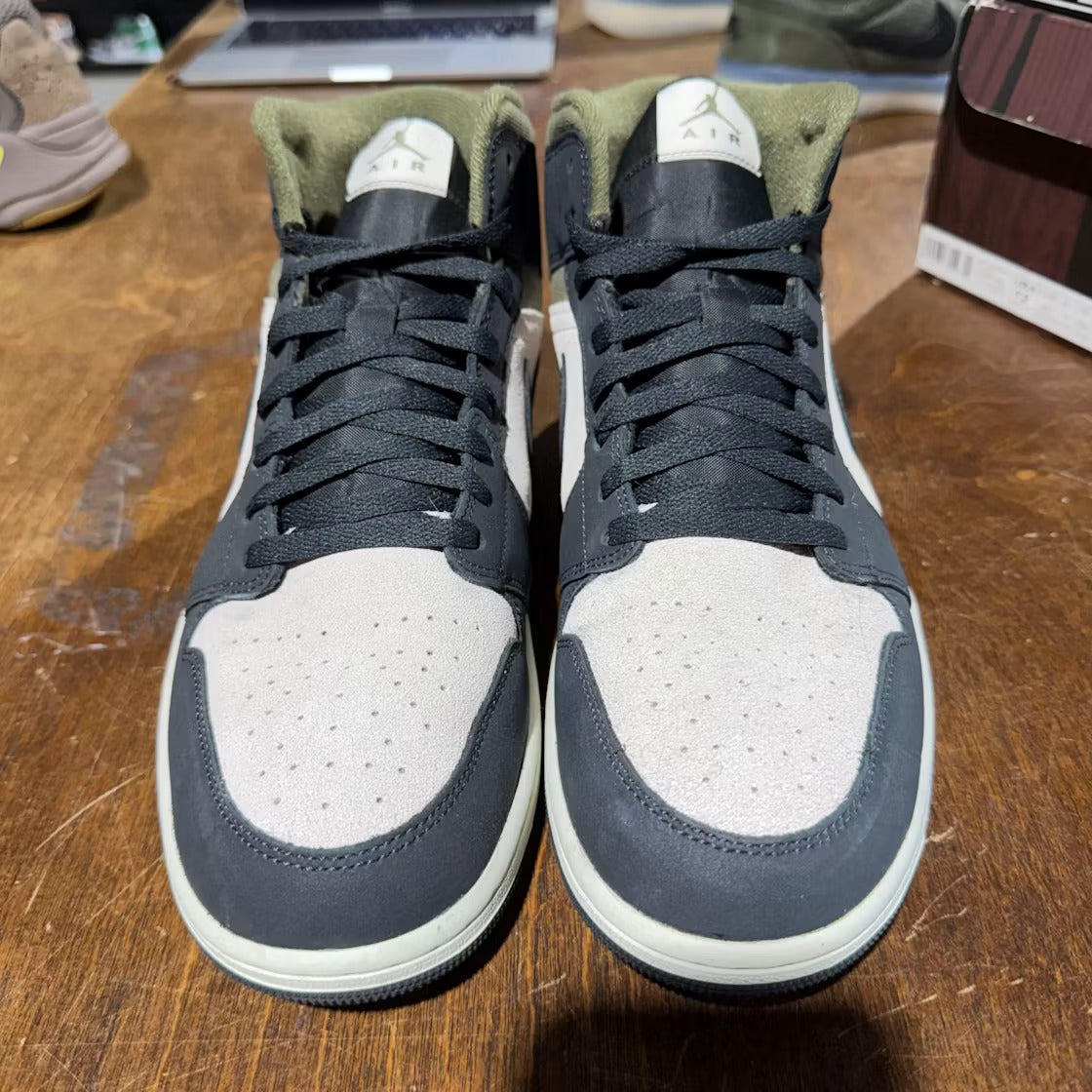 Air Jordan 1 Mid SE Off Noir Medium Olive