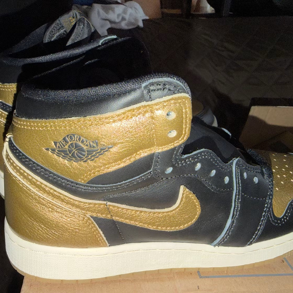 Air Jordan 1 Retro High OG Black Metallic Gold (GS)