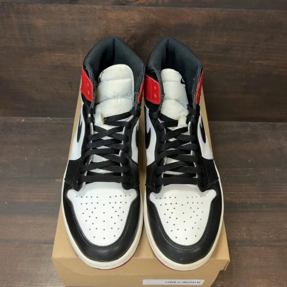Air Jordan 1 Retro Black Toe (2016)