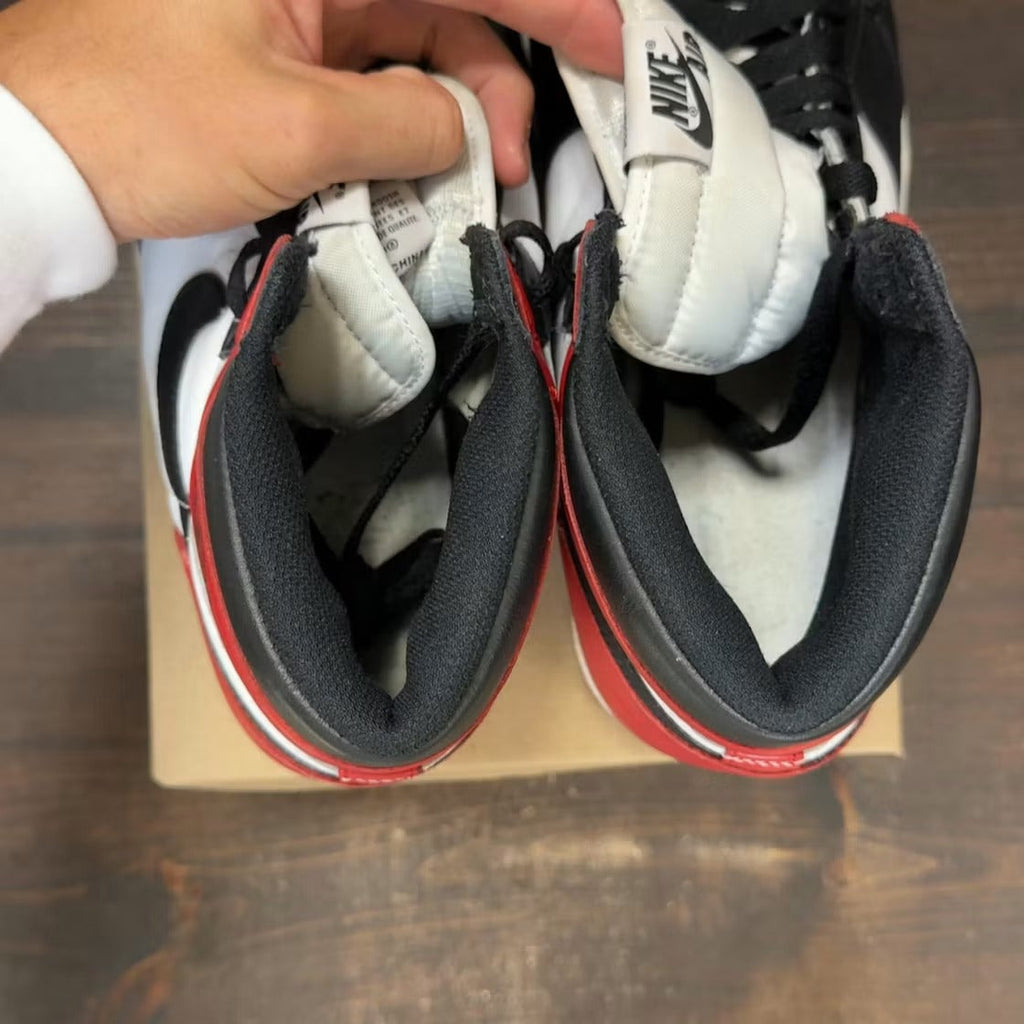 Air Jordan 1 Retro Black Toe (2016)