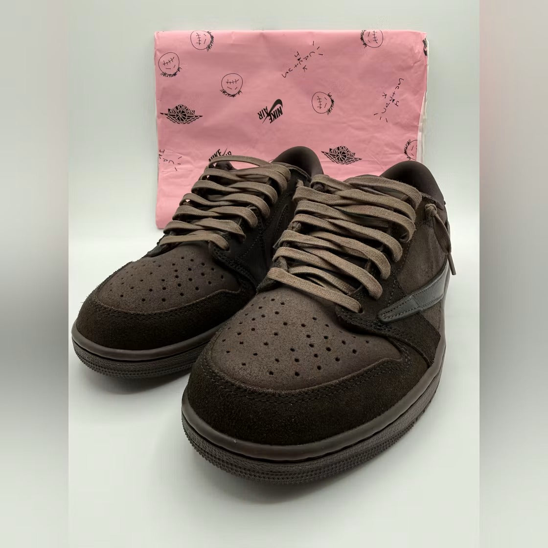 Air Jordan 1 Retro Low OG SP Travis Scott Velvet Brown
