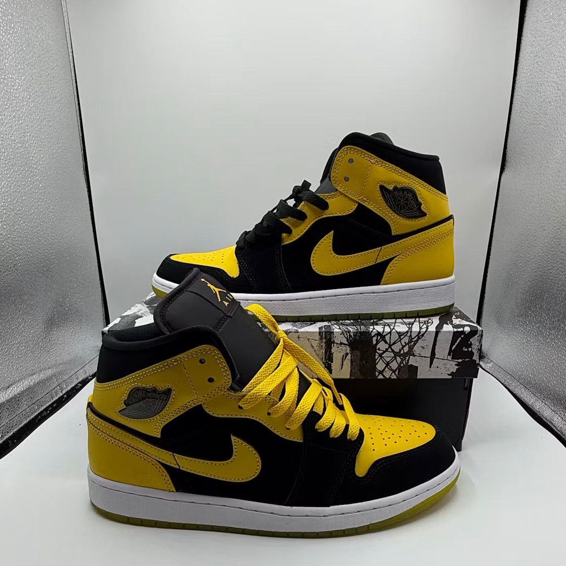 Air Jordan 1 Mid New Love (2025)